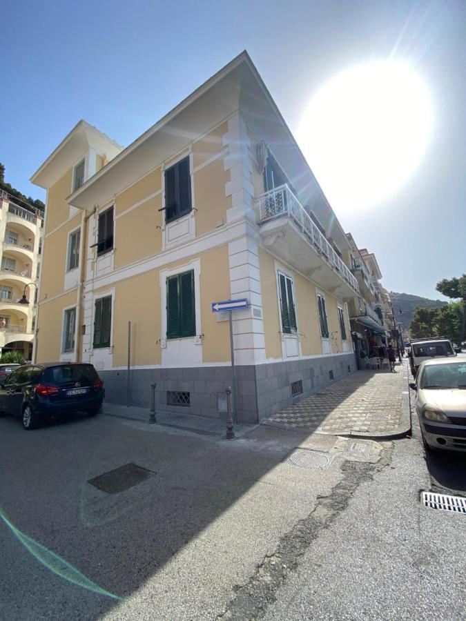 Numero 5 al mare Apartment Maiori Exterior foto