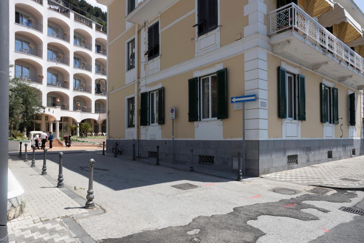 Numero 5 al mare Apartment Maiori Exterior foto